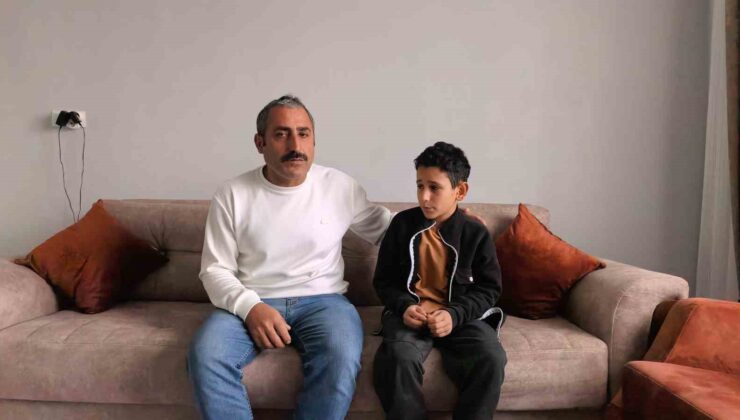 Bursa’da öğrencisini herkesin içinde darp eden okul müdürü görevden uzaklaştırıldı