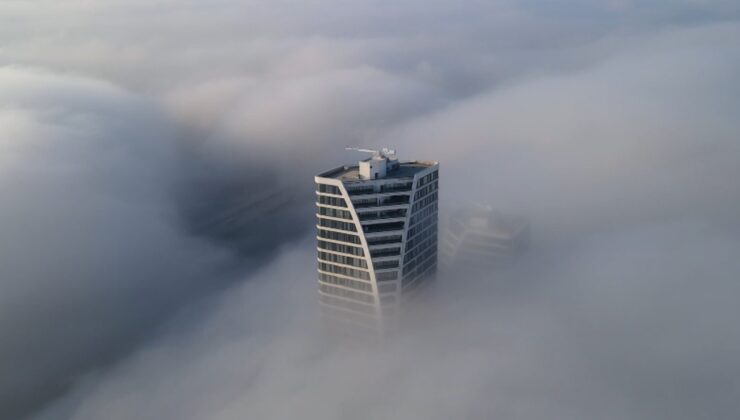 Bursa’da sis şehri yuttu