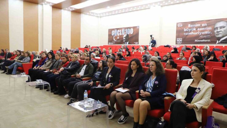 Büyükçekmece’de kadınlar şiddete karşı bir araya geldi