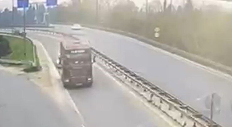 Camiden elektronik eşya, istasyondan tır çalan şüpheli TEM’de yakalandı