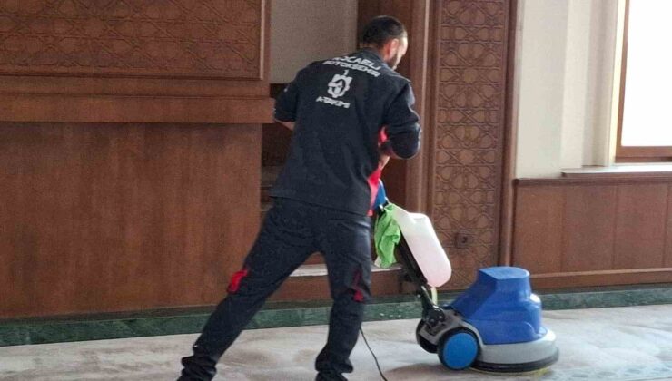 Çayırova’da cuma vaazı sırasında içeriye köpek giren cami dezenfekte edildi
