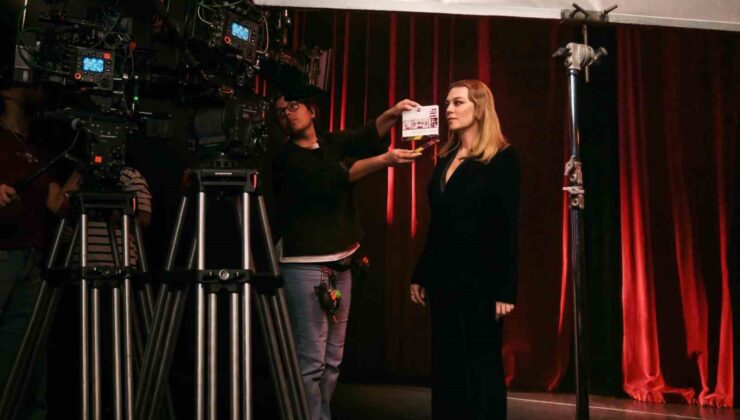 Demet Evgâr’dan Vodafone Kırmızı Işık uygulamasıyla şiddete dur çağrısı