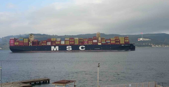 ’MSC Türkiye’ Çanakkale Boğazı’ndan geçti