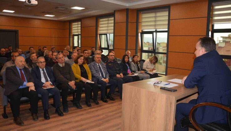 Edremit’te 2025 yılı sonu muhtarlar değerlendirme toplantısı gerçekleştirildi