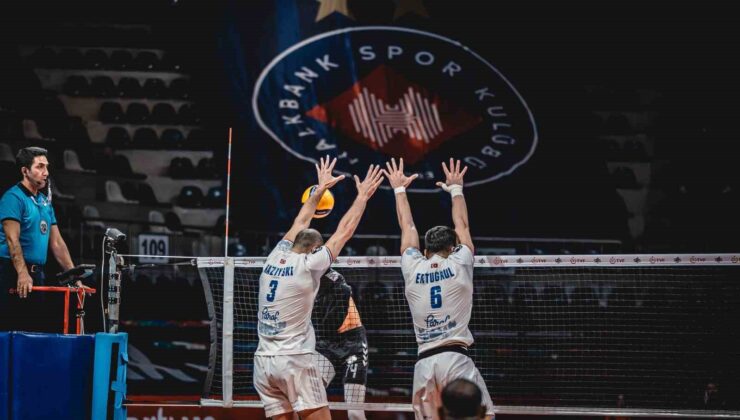 Efeler Ligi: Halkbank: 3 – Spor Toto: 0