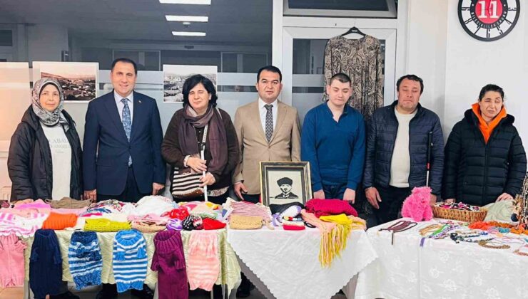 Engelli bireyler çini sanatıyla hayallerini betimledi