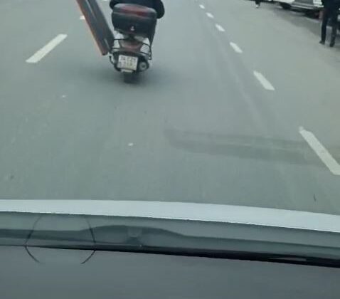 Esenyurt’ta akan trafikte hayrete düşüren görüntü