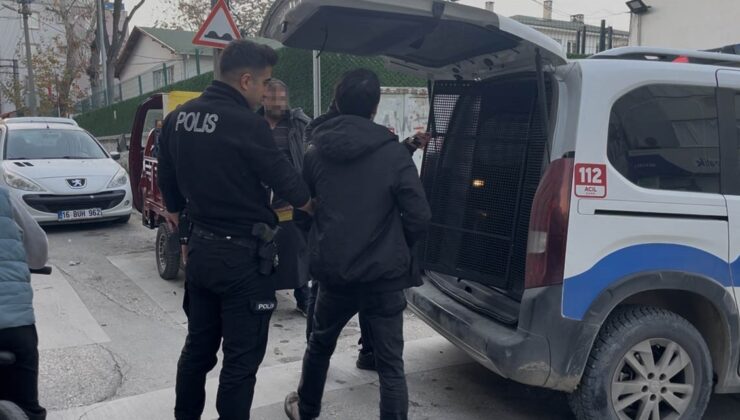 Eşine kızdı, evi yaktı mahalleli ayağa kalktı