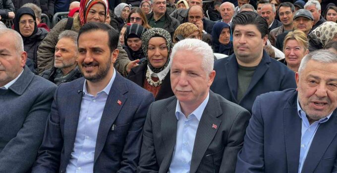 Eyüpsultan’da Karadeniz rüzgarı esti: Vatandaşlara 1 ton hamsi ikram edildi