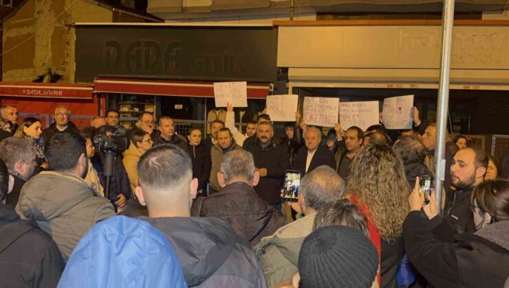 Gebze’de yıkılan binanın çevresindeki vatandaşlar raporların sonucunu bekliyor
