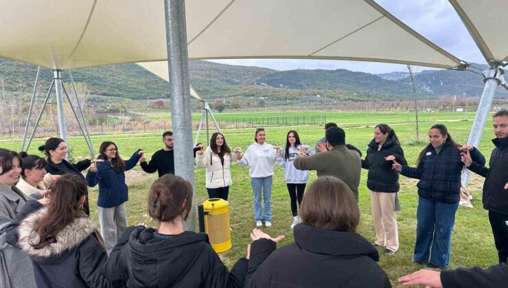 Gençler iklim krizini doğada ele aldı