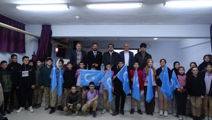 Havran İmam Hatip Ortaokulu’nda 10 Aralık Dünya İnsan Hakları Günü programı düzenlendi