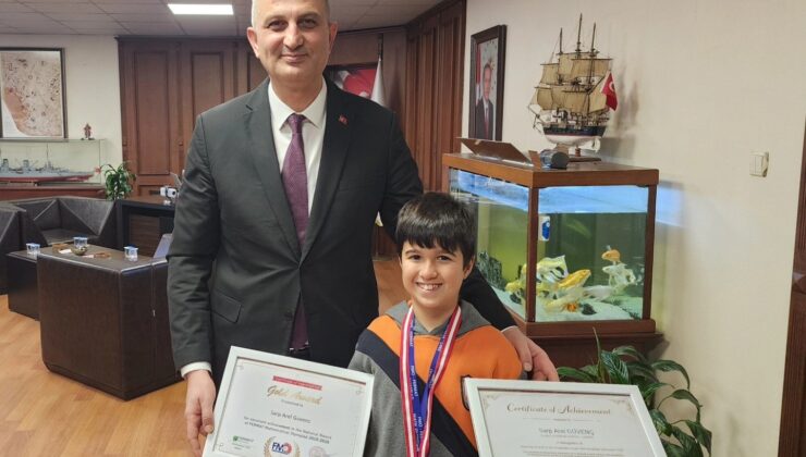 İlkokul öğrencisi, matematik olimpiyatlarında 3 altın madalya kazandı