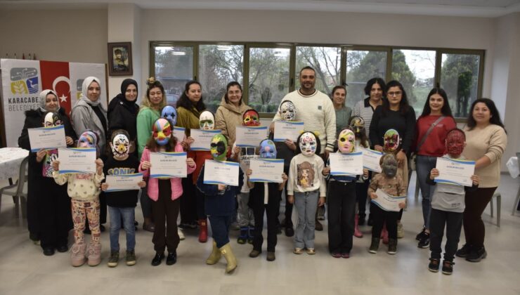 Karacabey Belediyesi’nden anne-çocuk maske boyama atölyesi