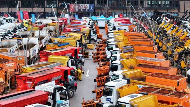 Kocaeli’de 265 milyon liralık 42 yeni iş makinesi hizmete girdi