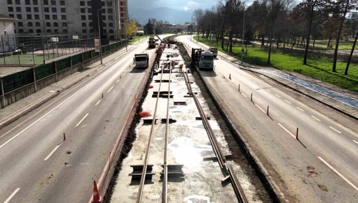 Kocaeli’de Kartepe tramvay hattının ilk rayları döşendi