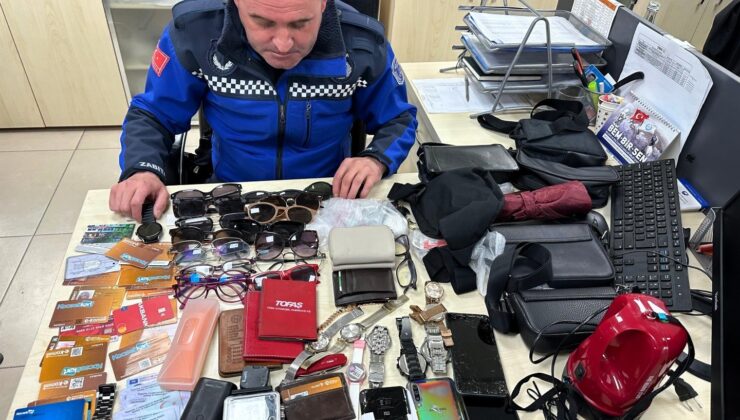 Kocaeli’de kayıp eşyalar “Alo 153” ile sahiplerini bekliyor