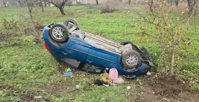 Kontrolden çıkan otomobil tarlaya uçtu: 2 yaralı