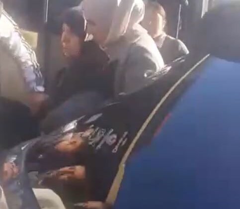 Küçükçekmece’de minibüsten yaşlı kadın düştü