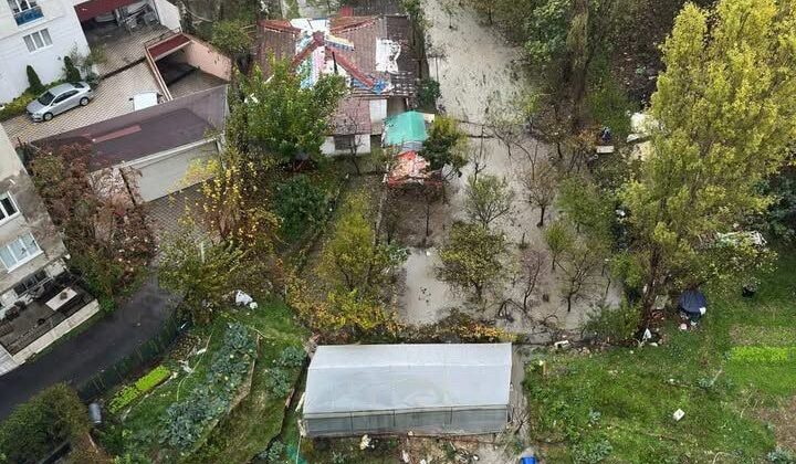 Küçükçekmece’de site otoparkını su bastı