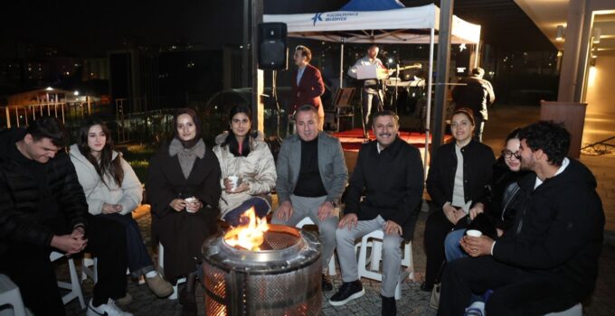 Küçükçekmeceli gençler, en uzun gecede buluştu