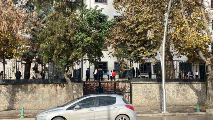 Lisede 3. kattan düşen öğrenci ağır yaralı