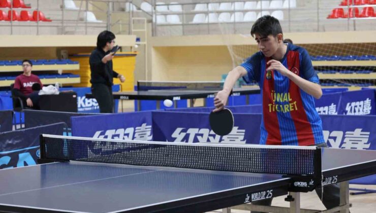 Masa Tenisi Gençler İl Birinciliği Müsabakaları sona erdi