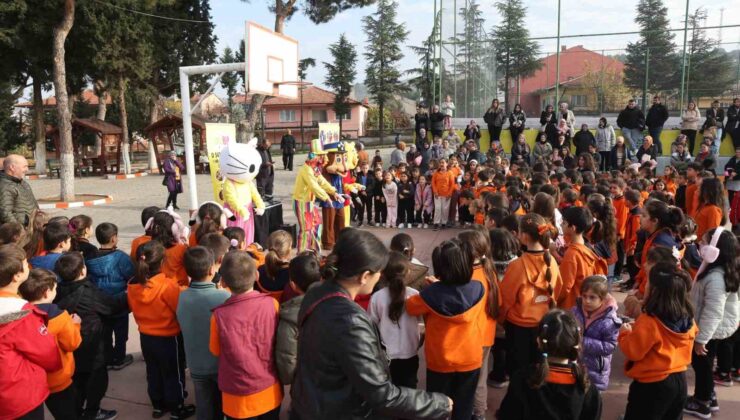 Minik Yürekler Sındırgı’da moral buldu