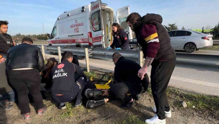 Motosikletle bariyere çarpan üniversite öğrencisi ağır yaralandı