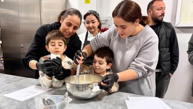 Özel bireyler mutfağa girdi, hem eğlendiler hem pişirdiler