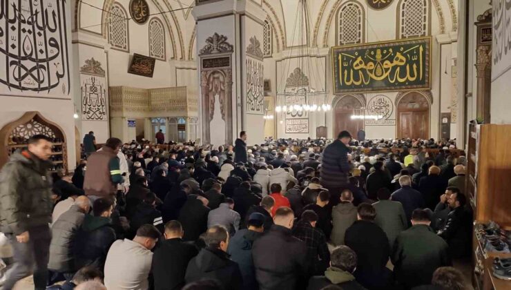 Regaip Kandili’nde Bursalılar Ulu Cami’de buluştu
