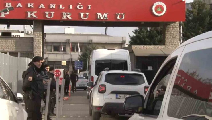 Sadettin Saran, saç ve kan örneği vermek üzere Adli Tıp Kurumuna getirildi