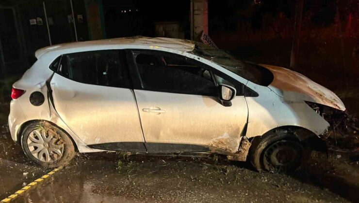 Sakarya’da takla atan otomobilde sıkışan sürücü yaralandı