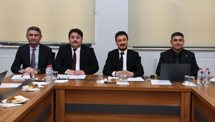 SAÜ’de öğretmen adaylarını güçlendirecek yeni adımlar görüşüldü