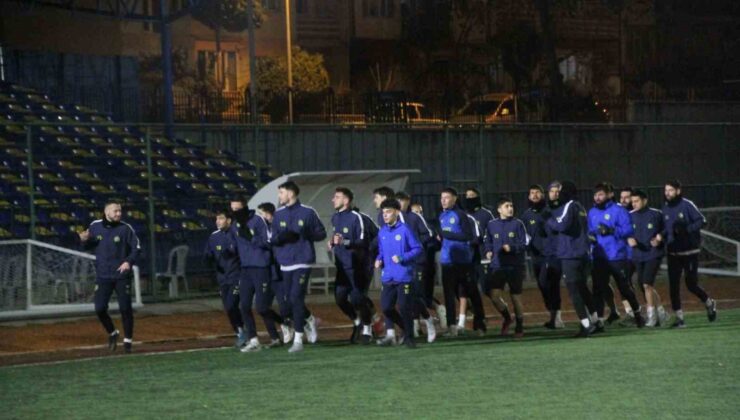 Söğütspor’da Teknik Direktör Savaş Akgün ilk antrenmanına çıktı