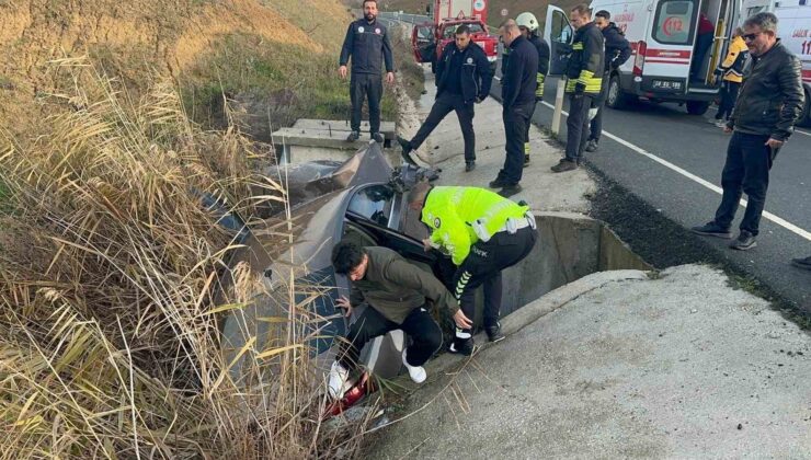 Tekirdağ’da su kanalına düşen otomobildeki çift yaralandı
