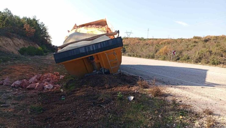 Tırın dorsesi koptu, facia ucuz atlatıldı