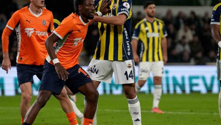 Trendyol Süper Lig: RAMS Başakşehir: 0 – Fenerbahçe: 0 (İlk yarı)