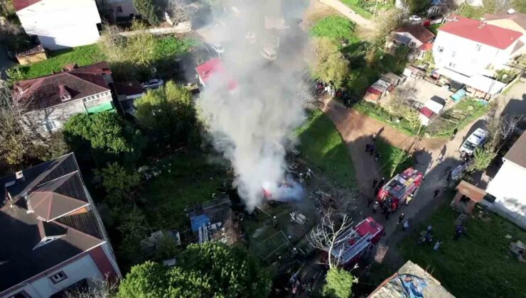 Tuzla’da gecekonduda yangın: Alevler gökyüzünü kapladı