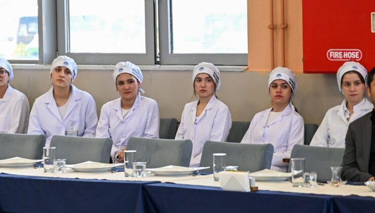 Üniversiteli aşçı adayları hünerlerini sergiledi