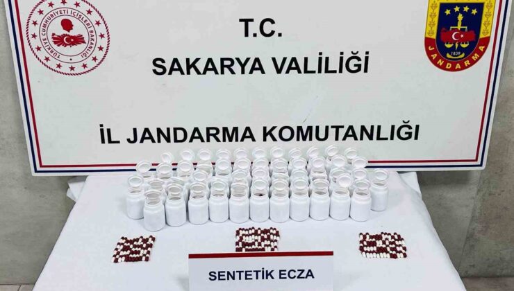 Uyuşturucu ve uyarıcı madde satacağı tespit edilen şüpheliyi jandarma yakaladı