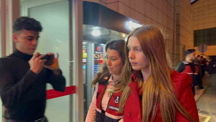 Uyuşturucudan gözaltına alınan ünlüler sağlık kontrolünden geçirildi