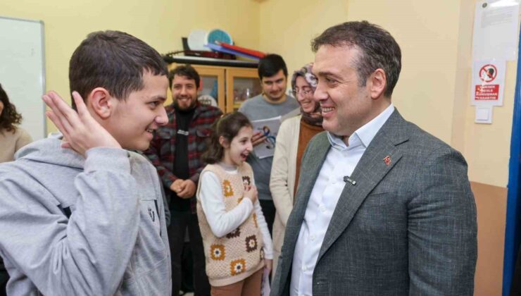 Vali Sözer’den özel öğrencilere destek
