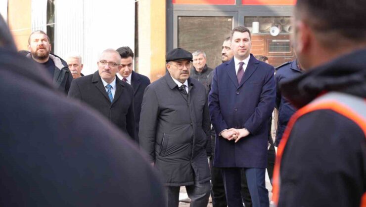 Vali Ustaoğlu, Sındırgı’da yıkım ve geçici ticaret alanını inceledi