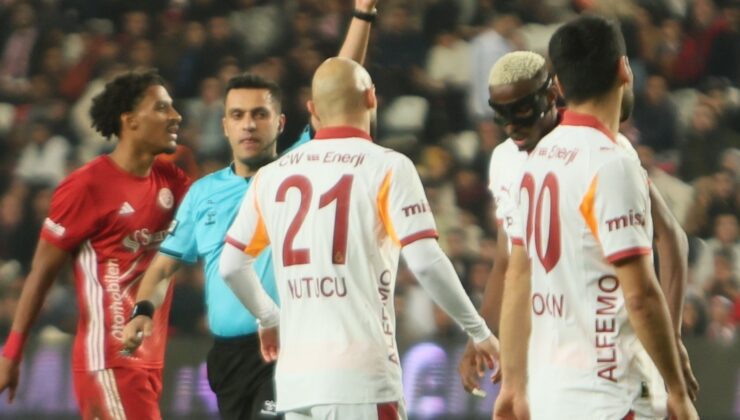 Victor Osimhen cezalı duruma düştü