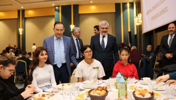 Yalova’da özel eğitim ailesi kahvaltıda buluştu