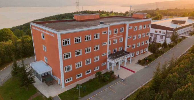 YÖK 2025 raporu açıklandı: SUBÜ 11 başlıkta ilk 20’de yer aldı