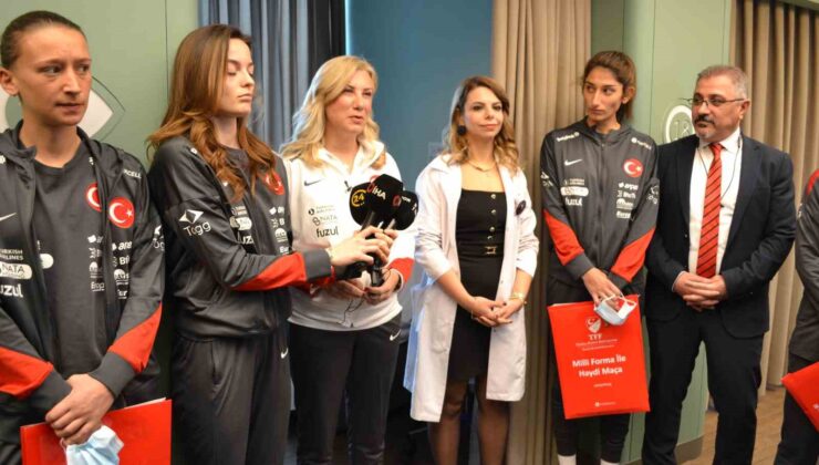 A Milli Kadın Futbol Takımı’ndan kanser hastalarına moral ziyareti