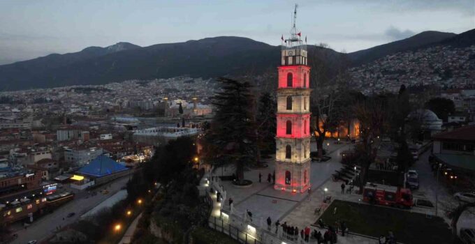 Bursalılara iftar ve sahuru ses bombası ile haber veriyorlar