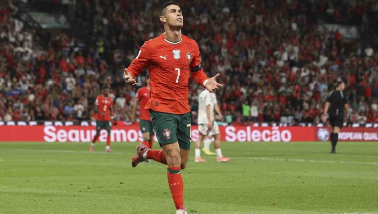 Cristiano Ronaldo, Almeria’nın yüzde 25’lik hissesini satın aldı